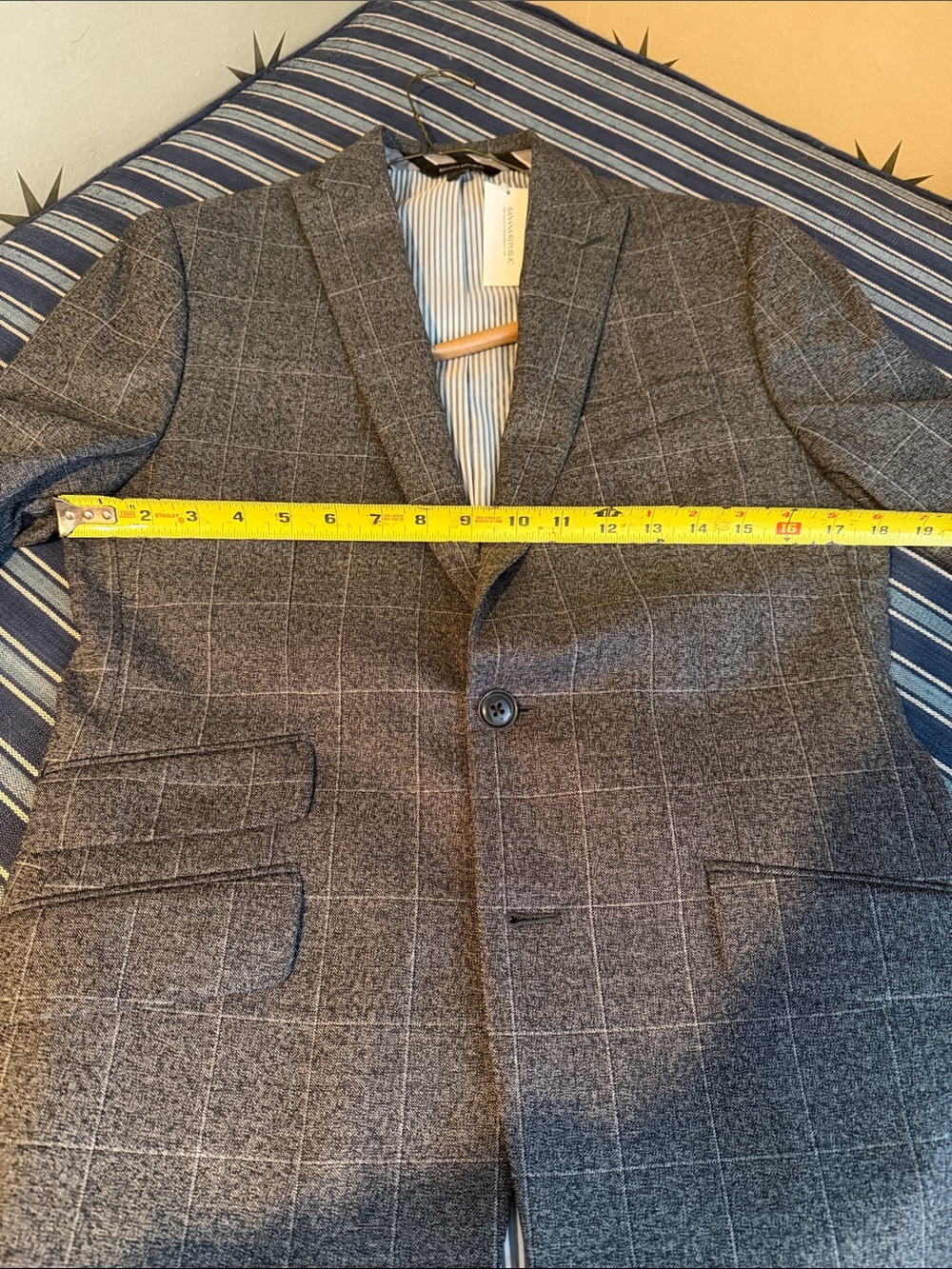 Banana Republic Gray Windowpane Sport Coat - Picture 5 of 8